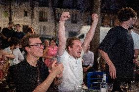 Atmosphere in paris bars after the PSG - Inter Milan match - Paris AJ