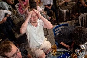 Atmosphere in paris bars after the PSG - Inter Milan match - Paris AJ