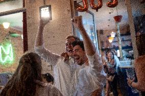 Atmosphere in paris bars after the PSG - Inter Milan match - Paris AJ