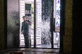 Chanel store attacked on the Champs Elysees - Paris