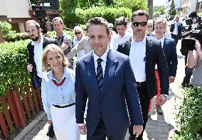 Polish Presidential Candidate Rafal Trzaskowski Votes - Warsaw