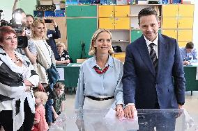 Polish Presidential Candidate Rafal Trzaskowski Votes - Warsaw