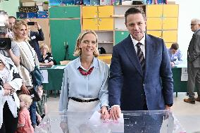 Polish Presidential Candidate Rafal Trzaskowski Votes - Warsaw