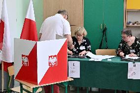 Polish Presidential Candidate Rafal Trzaskowski Votes - Warsaw