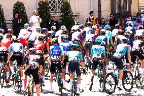 Pope Leo XVI Greets 'Giro D'Italia' Cyclists - Vatican