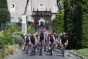 Pope Leo XVI Greets 'Giro D'Italia' Cyclists - Vatican