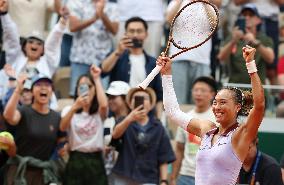 French Open - Zheng Reaches First Roland Garros Quarter-Final