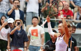 French Open - Zheng Reaches First Roland Garros Quarter-Final