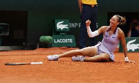 French Open - Zheng Reaches First Roland Garros Quarter-Final