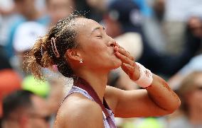 French Open - Zheng Reaches First Roland Garros Quarter-Final