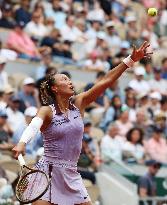 French Open - Zheng Reaches First Roland Garros Quarter-Final