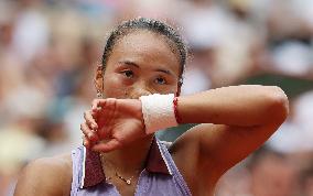 French Open - Zheng Reaches First Roland Garros Quarter-Final