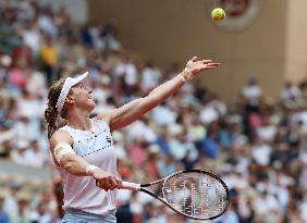 French Open - Zheng Reaches First Roland Garros Quarter-Final
