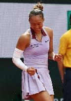 French Open - Zheng Reaches First Roland Garros Quarter-Final