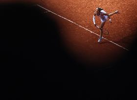 French Open - Zheng Reaches First Roland Garros Quarter-Final