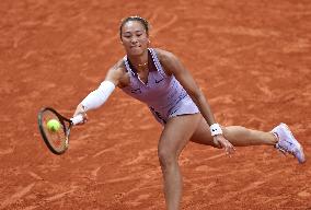 French Open - Zheng Reaches First Roland Garros Quarter-Final