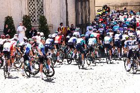 Pope Leo XIV Greets 'Giro D'Italia' Cyclists - Vatican