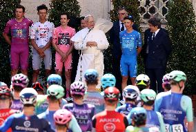 Pope Leo XIV Greets 'Giro D'Italia' Cyclists - Vatican