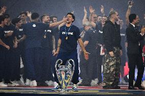 PSG celebrates Champions League trophy at Parc des Princes - FA