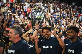 PSG celebrates Champions League trophy at Parc des Princes - FA