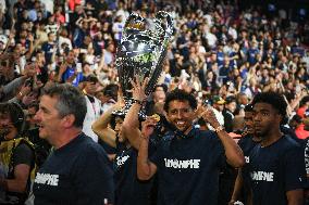 PSG celebrates Champions League trophy at Parc des Princes - FA