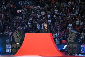 PSG celebrates Champions League trophy at Parc des Princes - FA