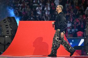 PSG celebrates Champions League trophy at Parc des Princes - FA