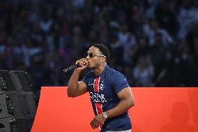 PSG celebrates Champions League trophy at Parc des Princes - FA
