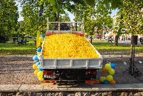 Charity duck rally