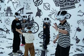 VR