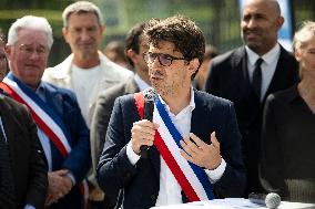 Ministerial Visit To The Olympic Aquatic Centre - Saint Denis