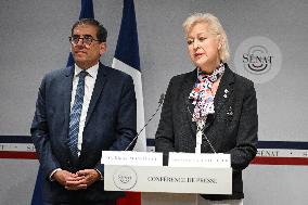 Presser on fast fashion bill at the Senate in Paris - FA
