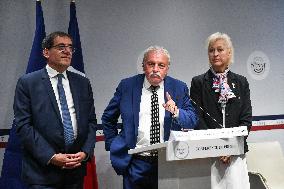 Presser on fast fashion bill at the Senate in Paris - FA