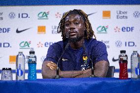Manu Kone gives a press confenrence - Clairefontaine-en-Yvelines