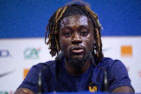 Manu Kone gives a press confenrence - Clairefontaine-en-Yvelines