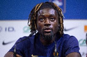 Manu Kone gives a press confenrence - Clairefontaine-en-Yvelines