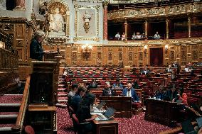 Senate examine the fast fashion law - Paris AJ