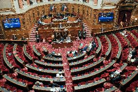 Senate examine the fast fashion law - Paris AJ