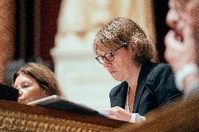 Senate examine the fast fashion law - Paris AJ