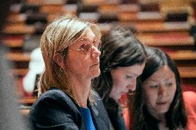 Senate examine the fast fashion law - Paris AJ