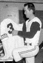 Japanese baseball legend Nagashima dies at 89