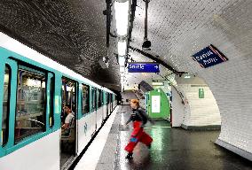 Paris Rebrands Europe Station to Celebrate PSG’s European Glory