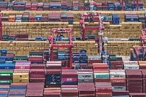 China Nanjing Port Containers