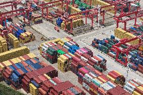 China Nanjing Port Containers