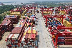China Nanjing Port Containers