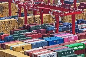 China Nanjing Port Containers