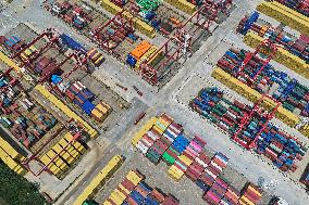 China Nanjing Port Containers