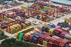 China Nanjing Port Containers