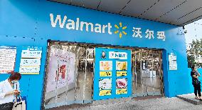 Walmart supermarket in Shanghai