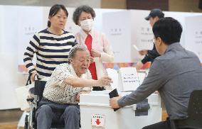 Citizens Cast Their Votes In South Korea Presidential Election